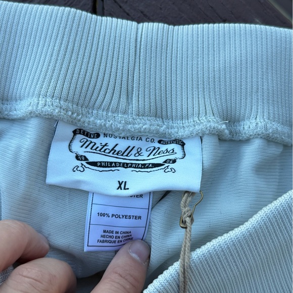 Mitchell & Ness Cream and Black Embroidered Apparel - Picture 4 of 4